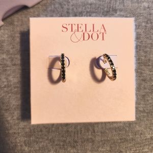 Stella & Dot Reversible Huggies